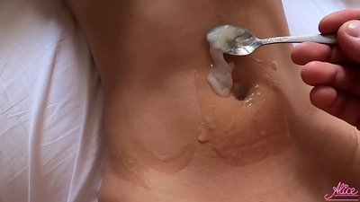 Терең Минет жана ышкыбоз секс Жакын планда - Жеген сперматозоид